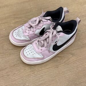 Nike Kids Sneakers in Pink and White